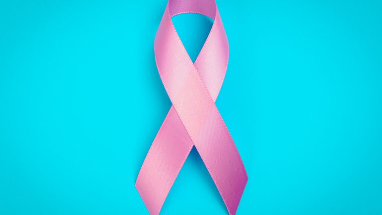 Du ruban rose au dépistage : comment passer du symbole à l&rsquo;action ?